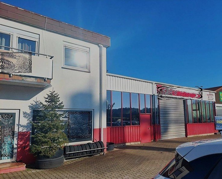 Foto Kreis Ludwigsburg: Wohn- und Gesch�ftshaus in zentraler Lage in Kirchheim am Neckar!