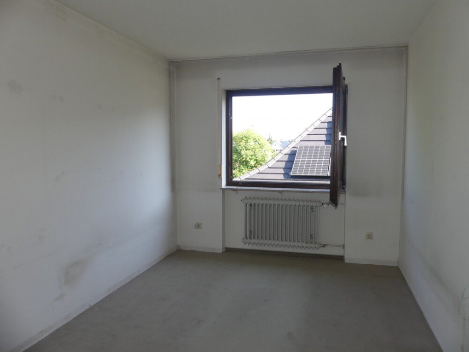 OG: Zimmer 1 Doppelhaush�lfte Marbach