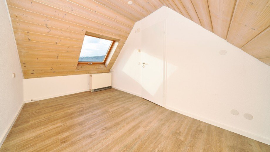 Haus 2 - Kind im DG. Zweifamilienhaus Mundelsheim