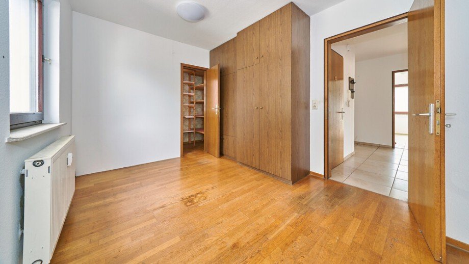 Zimmer OG Zweifamilienhaus Freiberg am Neckar / Beihingen