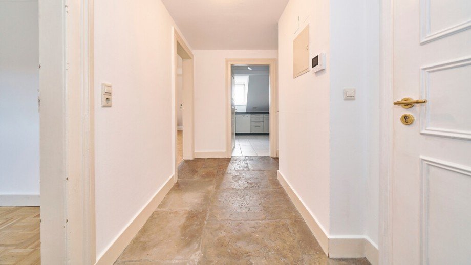 Flur Dachgeschosswohnung Bietigheim-Bissingen
