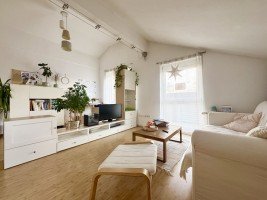 Hauptbild Kapitalanlage oder EigennutzungH�bsche 2,5-Zimmer-Wohnungmit Loggiain Oberstenfeld