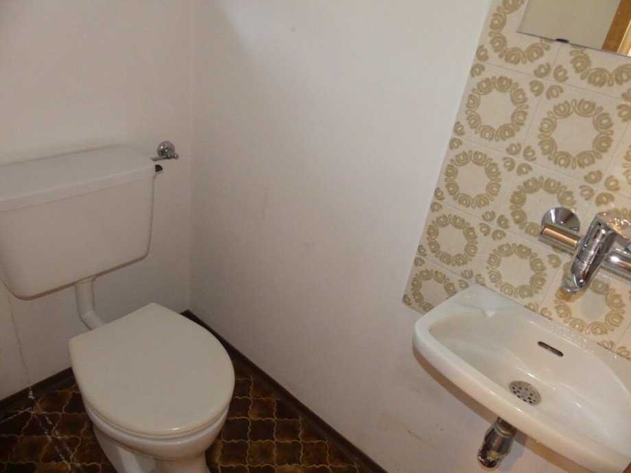 EG: Separates WC Doppelhaush�lfte Marbach