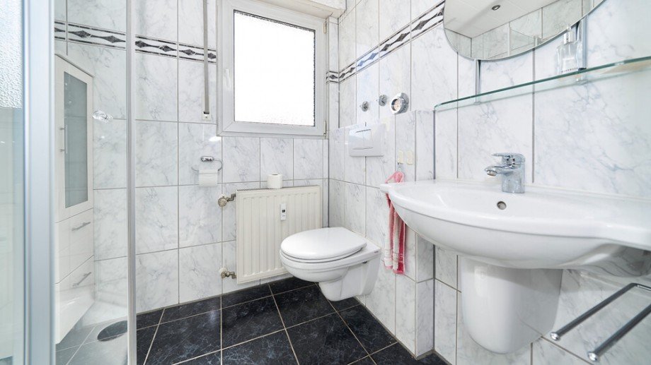 1_OG_2-Zi-Whg_Bad_02 Etagenwohnung Asperg