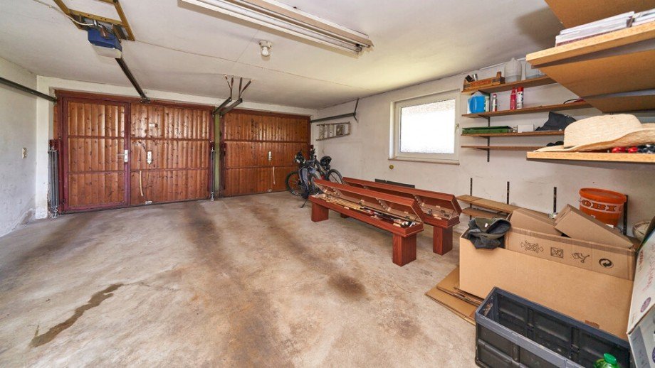 EG_Doppelgarage_innen Einfamilienhaus B�nnigheim