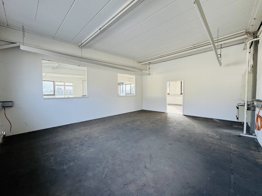 Lager oder B�ro im OG Halle Ditzingen / Heimerdingen