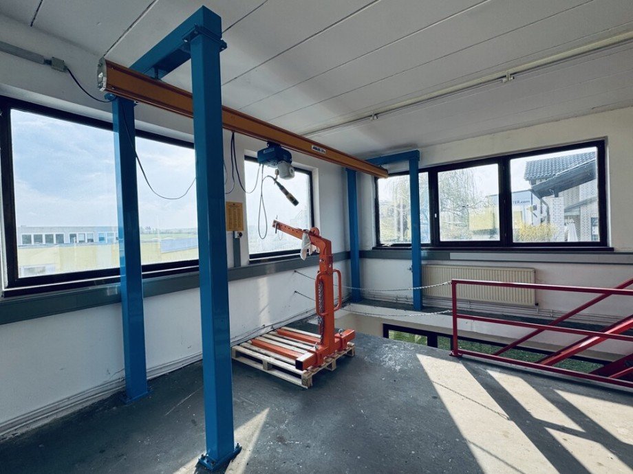 Kranbahn 500kg Halle Ditzingen / Heimerdingen