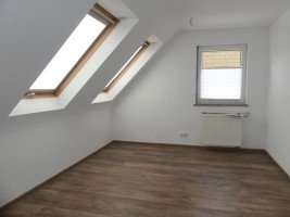 Hauptbild Modernisierter Altbaucharme!3 Zimmer DG-Wohnung in Ludwigsburg-Ost! Einziehen und wohlfühlen.