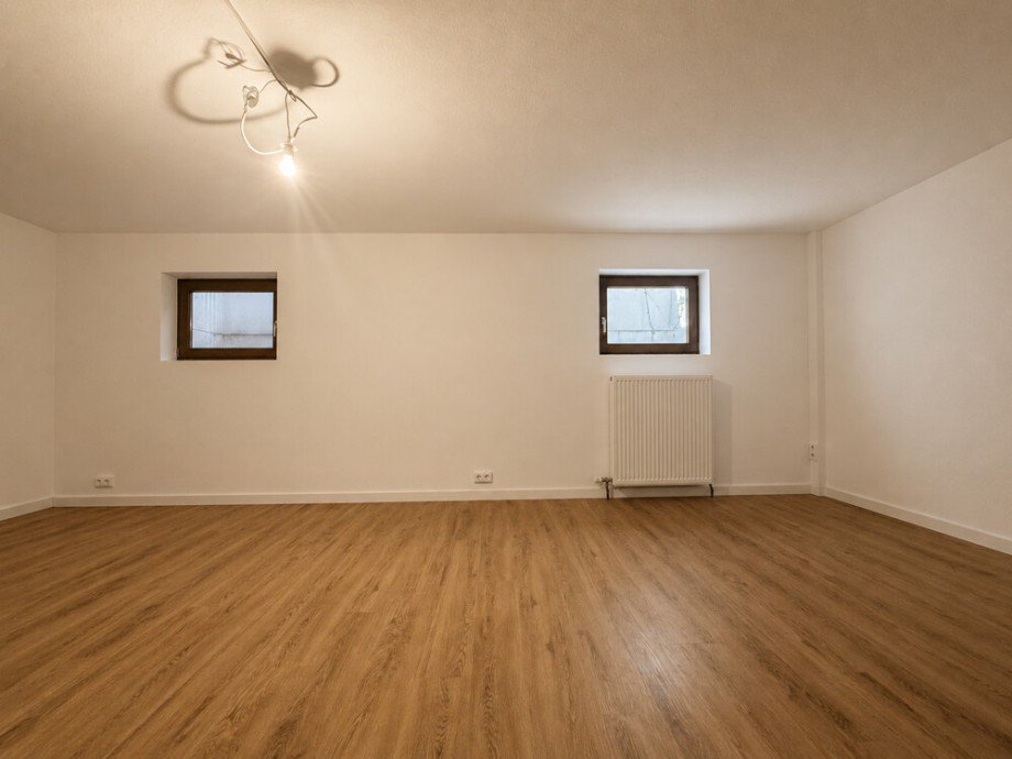 Zimmer UG Doppelhaush�lfte Abstatt