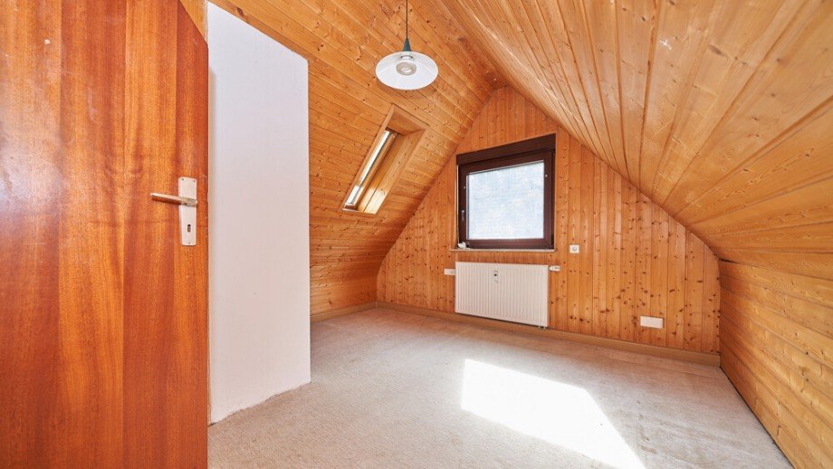 Zimmer DG Zweifamilienhaus Freiberg am Neckar / Beihingen