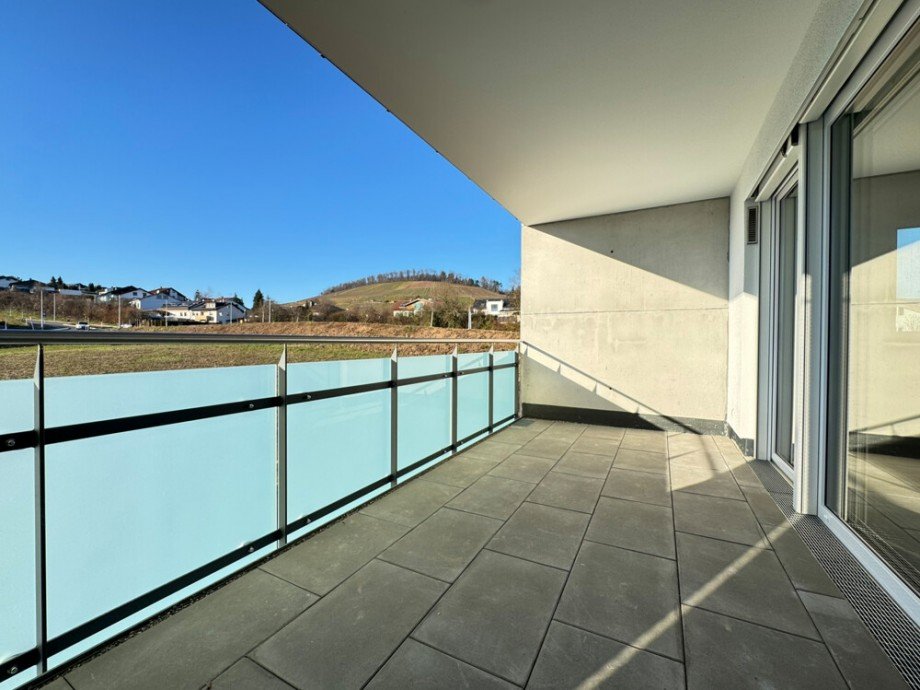 Gro�er Balkon - IST Zustand Etagenwohnung Beilstein / Schmidhausen
