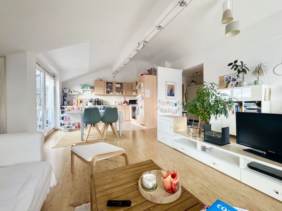 Wohnen/Essen/Kochen Dachgeschosswohnung Oberstenfeld