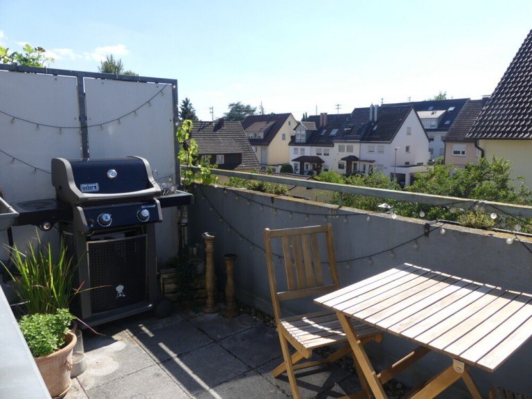  Ludwigsburg / Hoheneck Dachgeschosswohnung Schicke, gut geschnittene 3 Zimmer Wohnung mit Balkon und eigener Garage. Top Lage von Hoheneck!