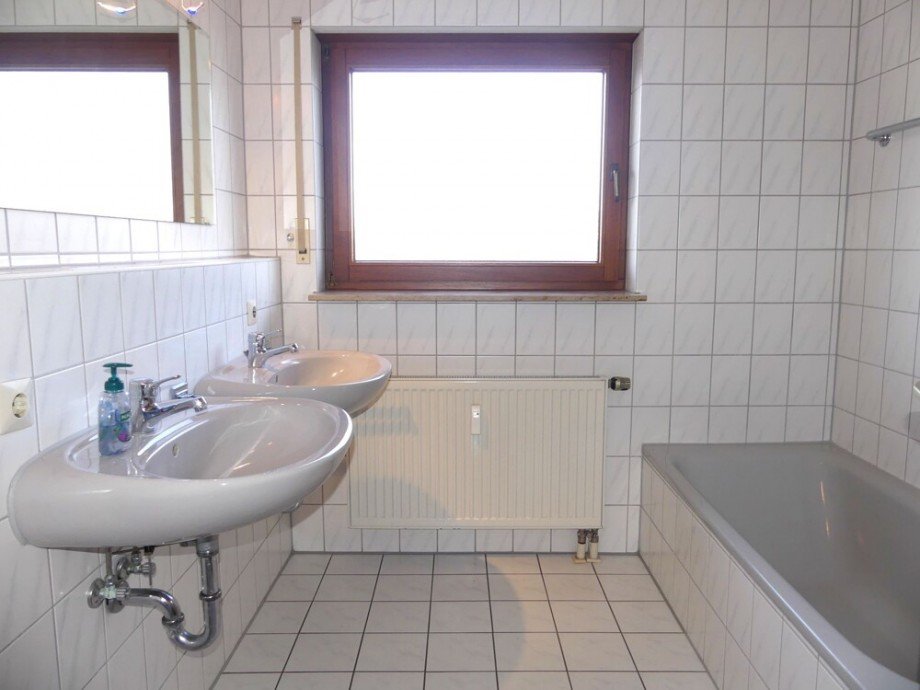 Helles Badezimmer Etagenwohnung Murr