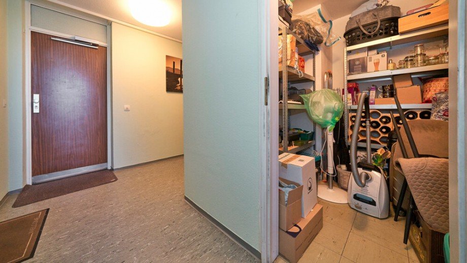 Bequemer Stauraum direkt vor der T�r Etagenwohnung Bietigheim-Bissingen / Bissingen