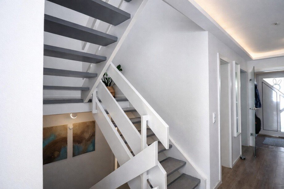 Treppe zum OG Reihenhaus Asperg