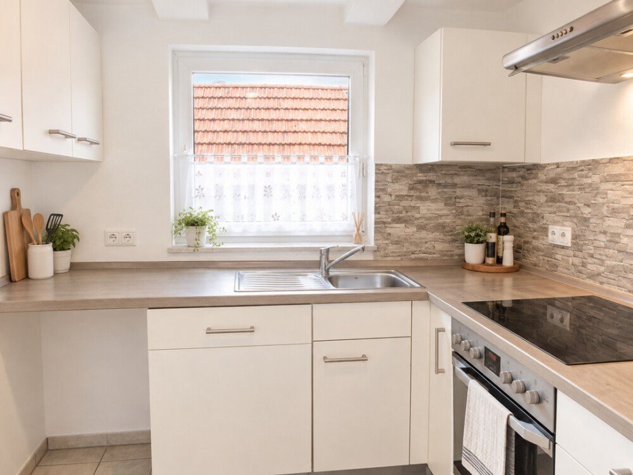 K�chenzeile mit Einbauk�che - mit KI aufger�umt Etagenwohnung Bietigheim-Bissingen
