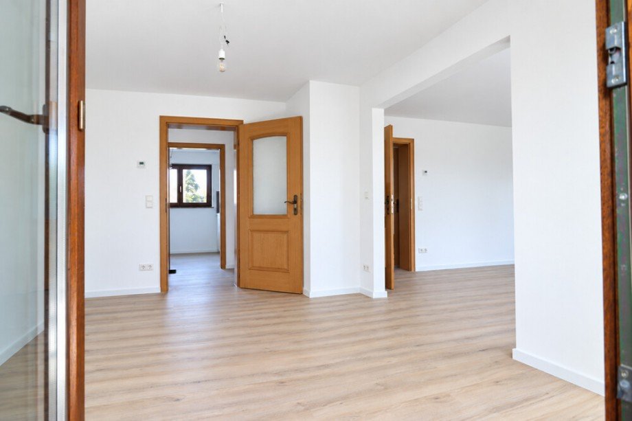 Esszimmerbereich mit Blick zur K�che Erdgeschosswohnung Sachsenheim