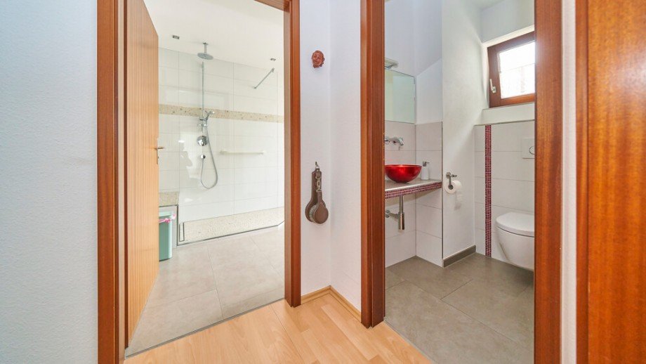 OG_Bad_G�ste-WC Etagenwohnung Freiberg am Neckar