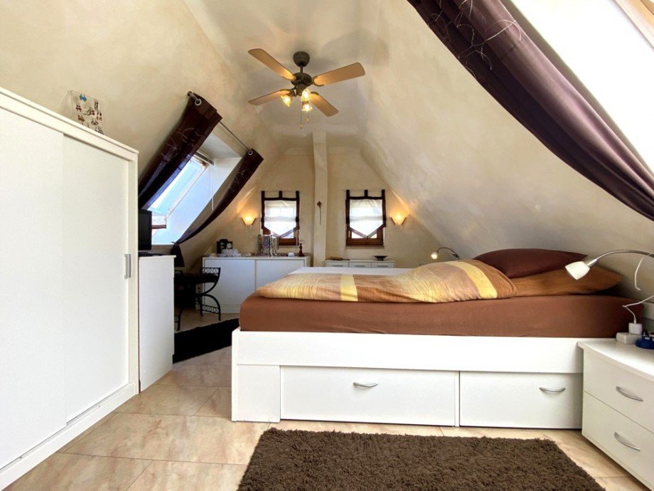 Whg. 1 im DG - Schlafen Zweifamilienhaus Oedheim / Degmarn