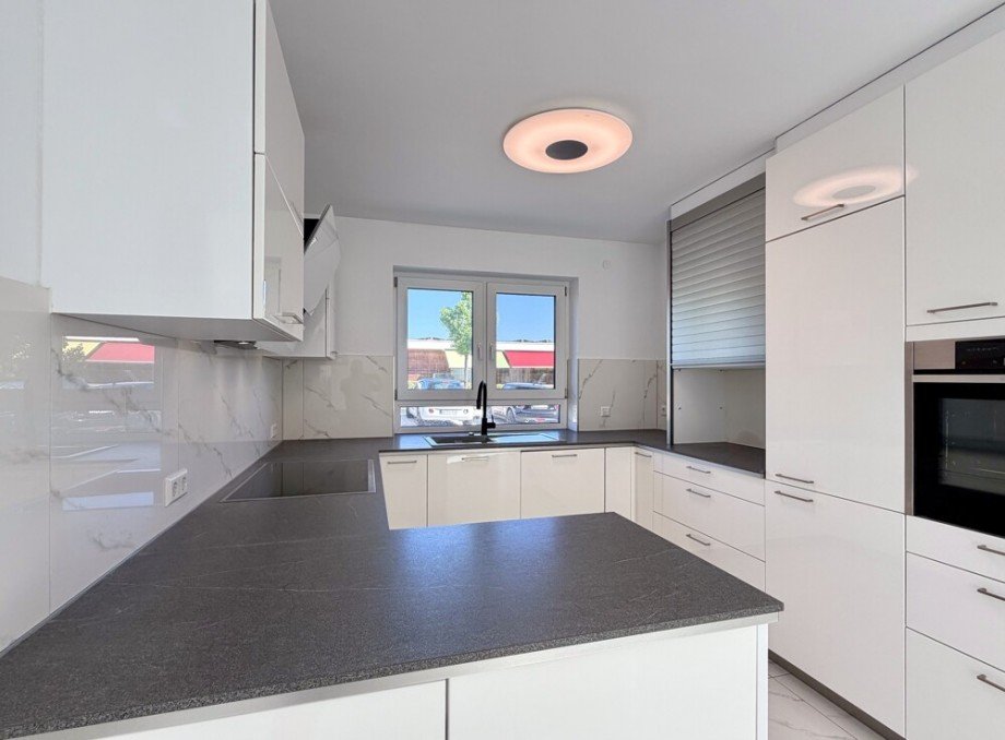 EG - moderne Einbauk�che Doppelhaush�lfte Abstatt