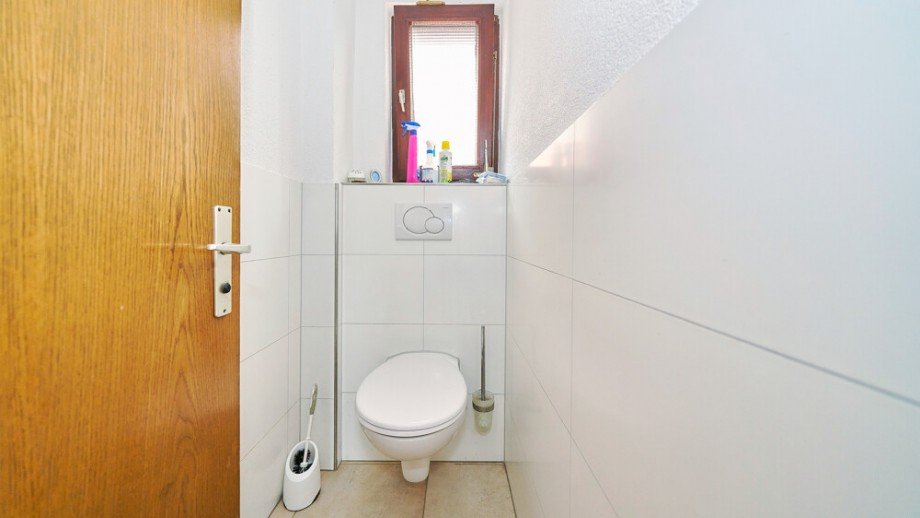 G�ste WC OG Zweifamilienhaus Freiberg am Neckar / Beihingen