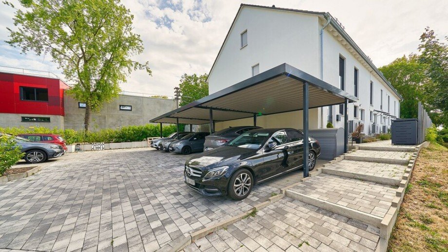 Aussenansicht_Stellpl�tze Reihenmittelhaus Erdmannhausen
