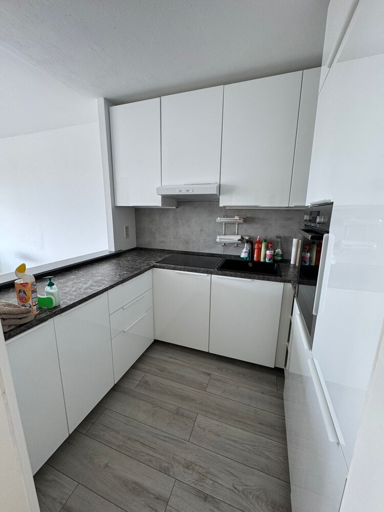 K�che Etagenwohnung Stuttgart / Rot