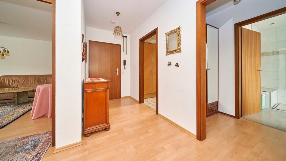 OG_Flur_01 Etagenwohnung Freiberg am Neckar