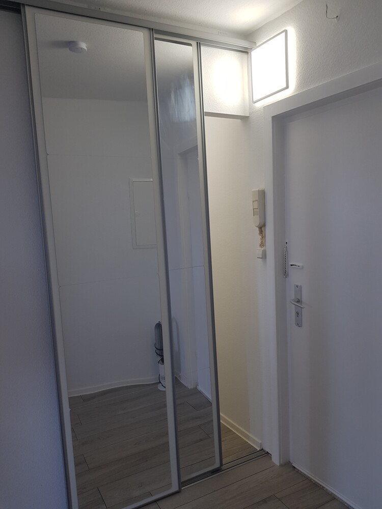 Nische_Waschm2 Etagenwohnung Stuttgart / Rot