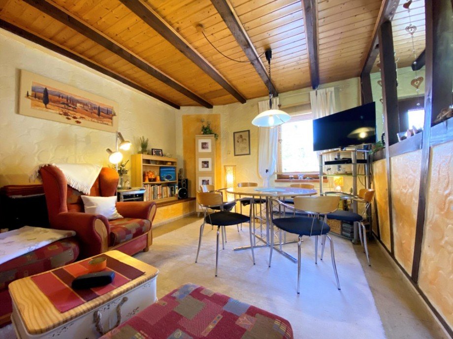 Whg. 2 im OG - Wohnen Teilansicht -2- Zweifamilienhaus Oedheim / Degmarn