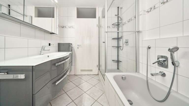 Frische am Morgen, Erholung am Abend Ihr komfortables Vollbad Waiblingen / Hohenacker Etagenwohnung Rundum-Sorglos-Paket: Ohne K�uferprovision - moderne Wohnung inklusive EBK und 2 Parkpl�tzen