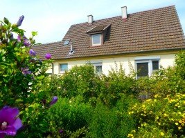 Hauptbild Sanierungsobjekt EFH auf 678 m² großem Grundstück mit erweitertem Baufenster in Bietigheim Sand !