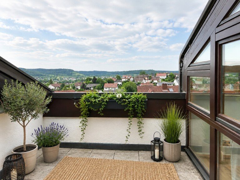 Balkon Beilstein Dachgeschosswohnung 2-Zimmer Wohnung mit Weitblick und Wohlf�hlatmosph�re