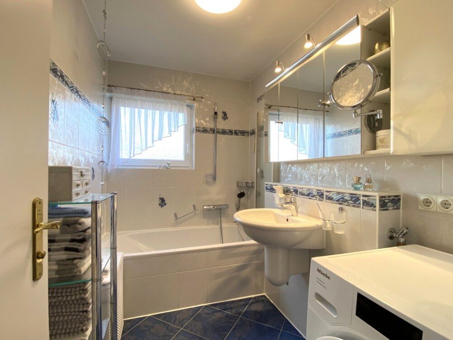 helles Tageslichtbad ... Etagenwohnung Eberstadt