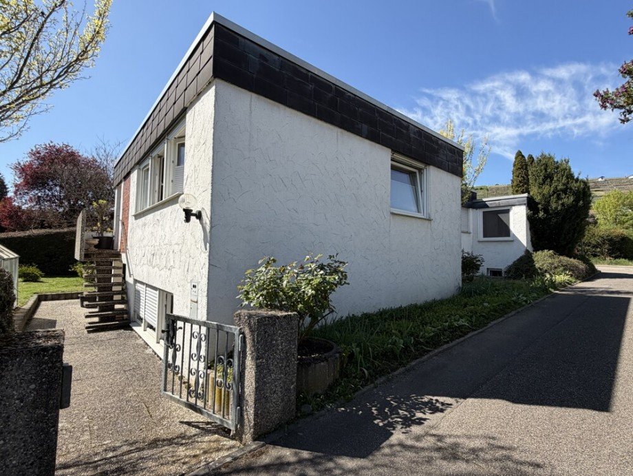 Seitenansicht Bungalow Vaihingen an der Enz / Ro�wag