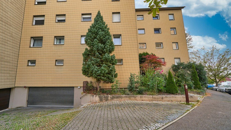 Aussenansicht_Tiefgaragenzufahrt Etagenwohnung Marbach am Neckar