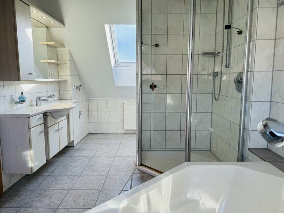 Bad DG Maisonettewohnung Korntal-M�nchingen