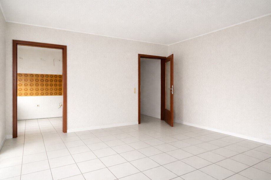 Wohn- Esszimmer mit Blick zur K�che und zum Flur Erdgeschosswohnung Forst