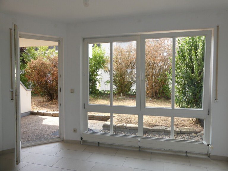  Freiberg am Neckar Erdgeschosswohnung Naturnahe 2 Zimmer Wohnung mit eigener Terrasse und Garten! Frei ab sofort.