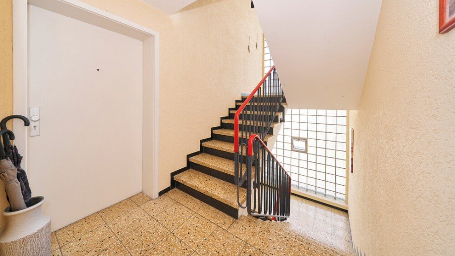1_OG_Treppenhaus Etagenwohnung Asperg