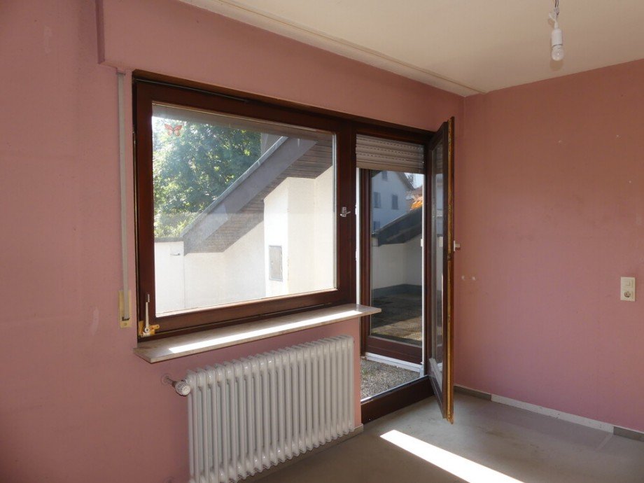 OG: Zimmer 2 mit Dachterrassenzugang Doppelhaush�lfte Marbach