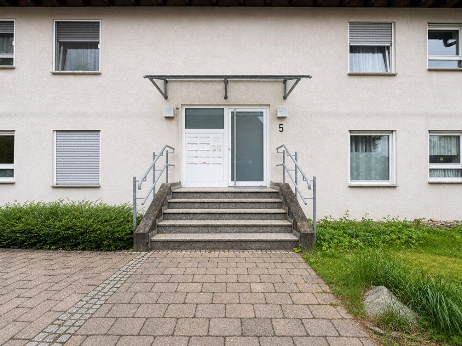 Hauseingang Erdgeschosswohnung Oppenweiler