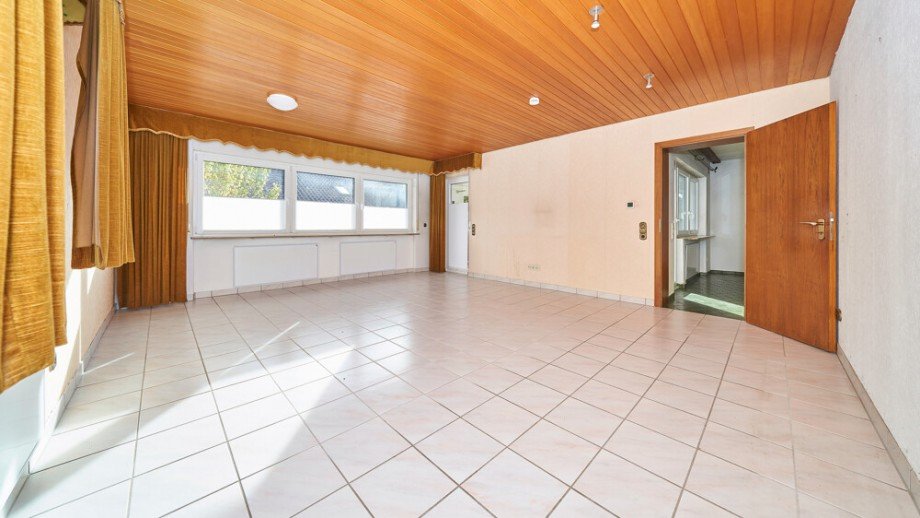 Wohnzimmer_EG Bungalow Vaihingen an der Enz / Ro�wag