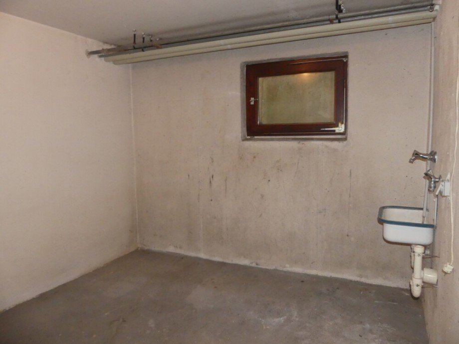 UG: Wasch-und Trockenraum Doppelhaush�lfte Marbach