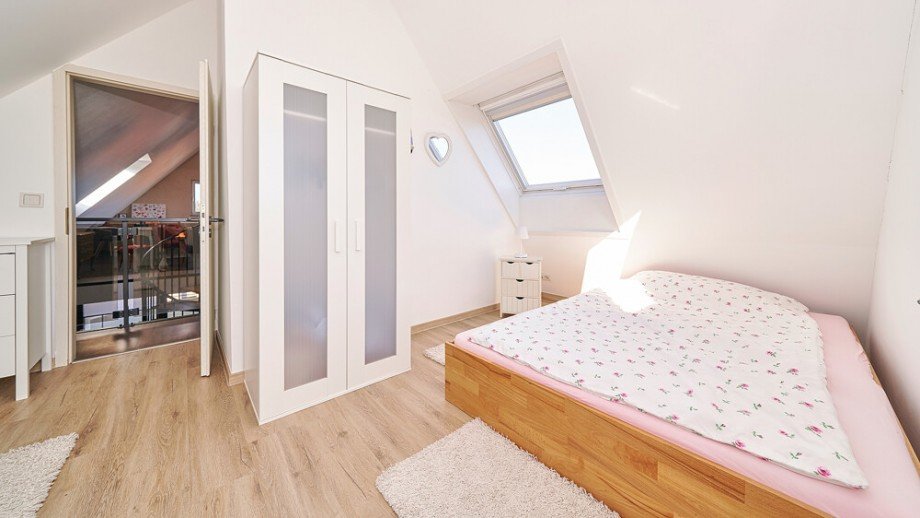 Schlafzimmer_Dachebene Maisonettewohnung Freiberg am Neckar