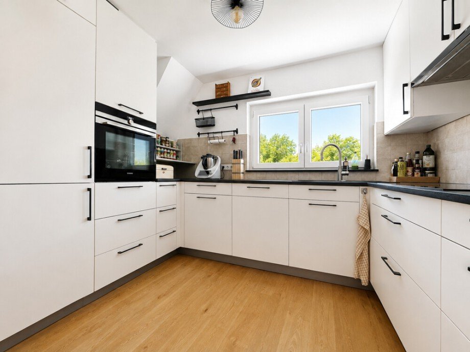 moderne Einbauk�che Maisonettewohnung Beilstein