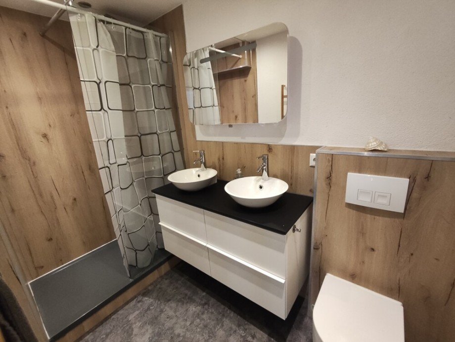 Bad Mehrfamilienhaus Ludwigsburg / Pflugfelden