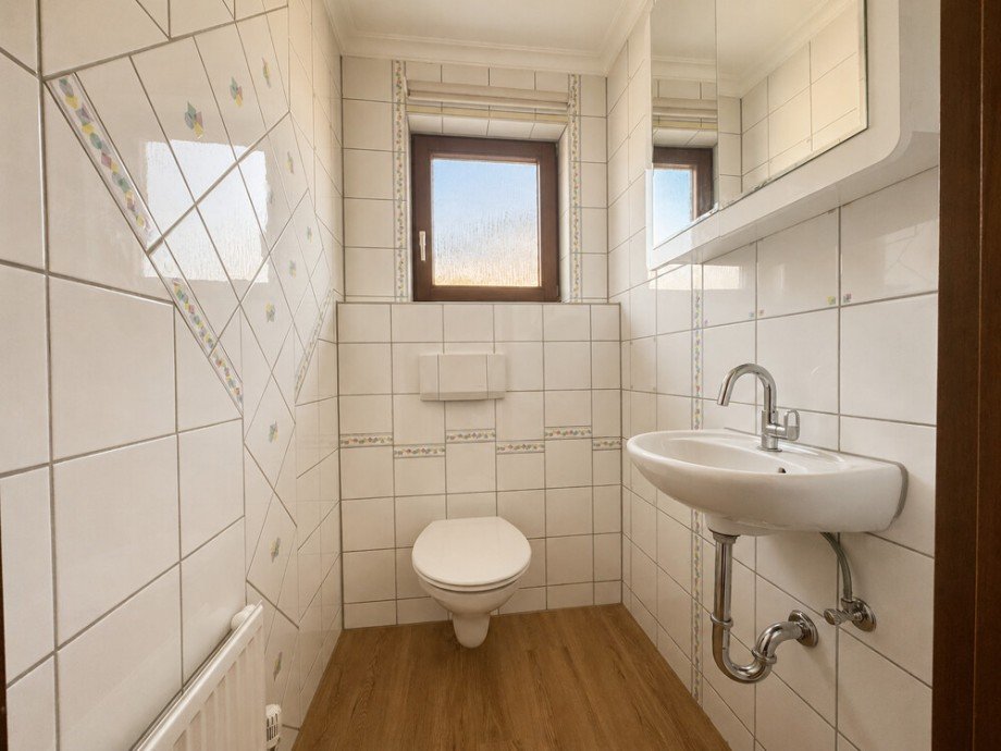G�ste-WC EG Doppelhaush�lfte Abstatt