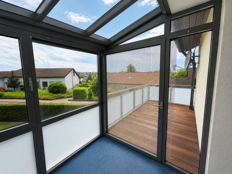 Balkon und Wintergarten Erdmannhausen Etagenwohnung 3,5 Zimmer Etagenwohnung mit Wintergarten und Balkon mit zus�tzlichem Zimmer + Bad im Dachgeschoss